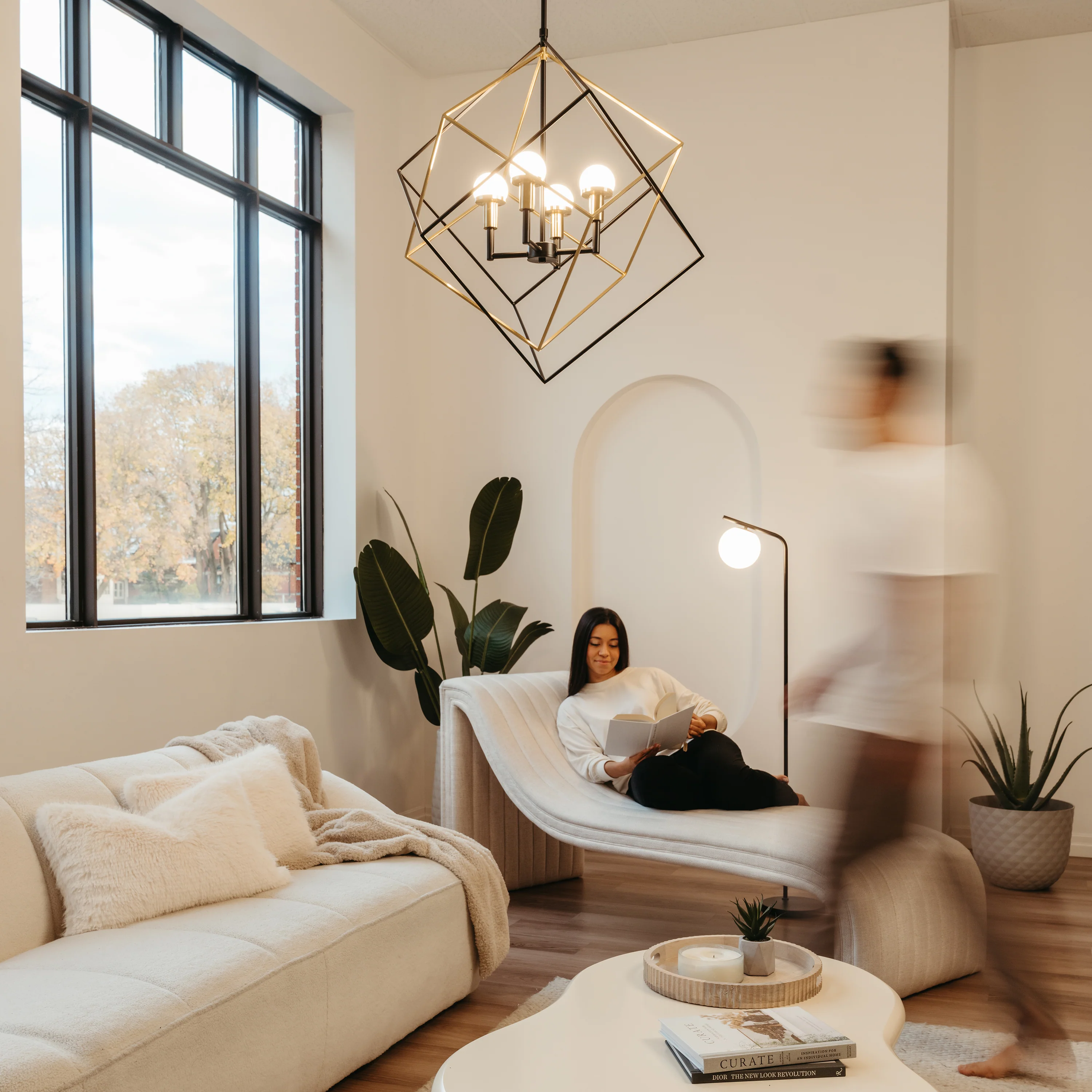 Peyton LED modern mid-century pendant light - Image 2