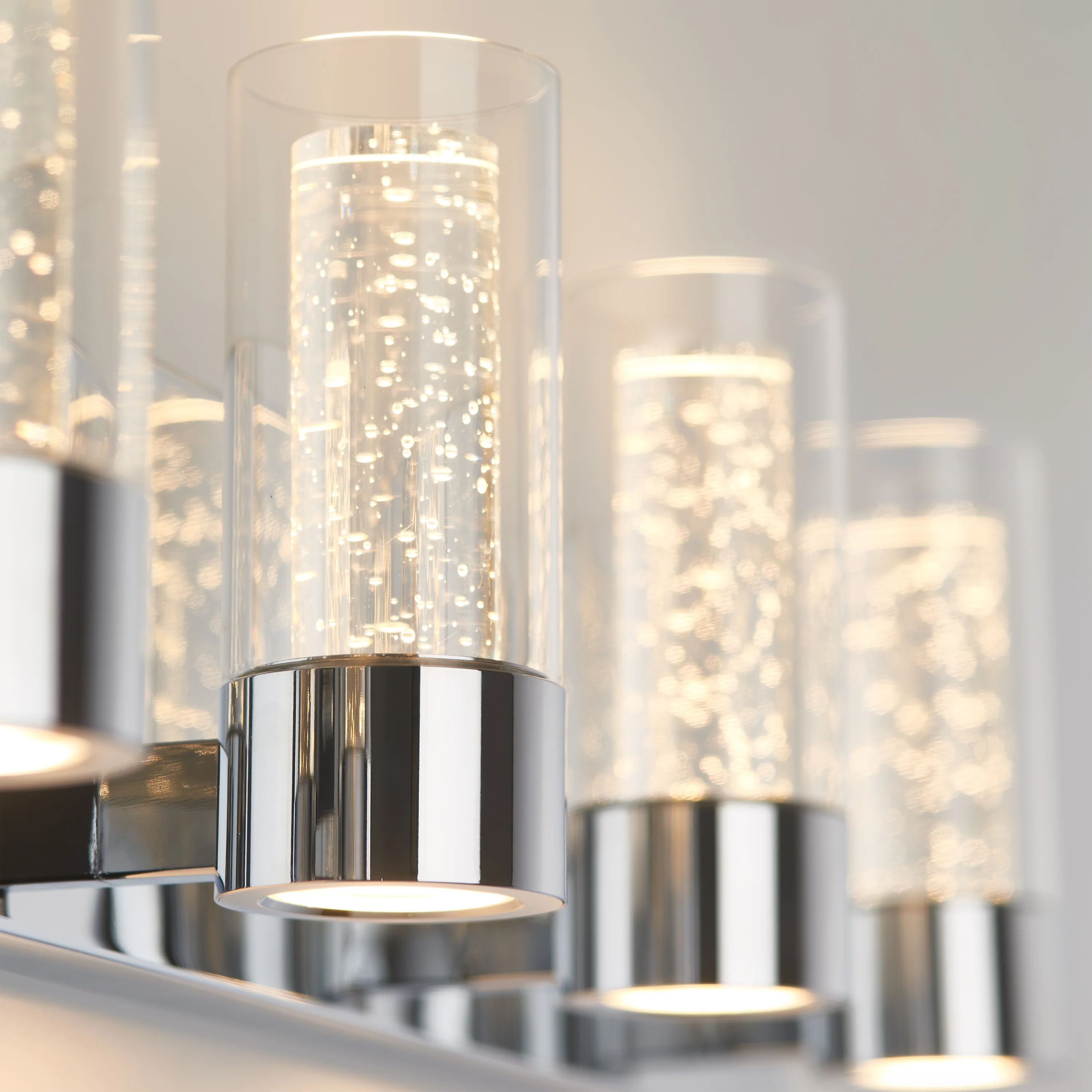 Essence 4-in (11 cm) 1-Light Modern LED Vanity Light for Bathroom - Image 6