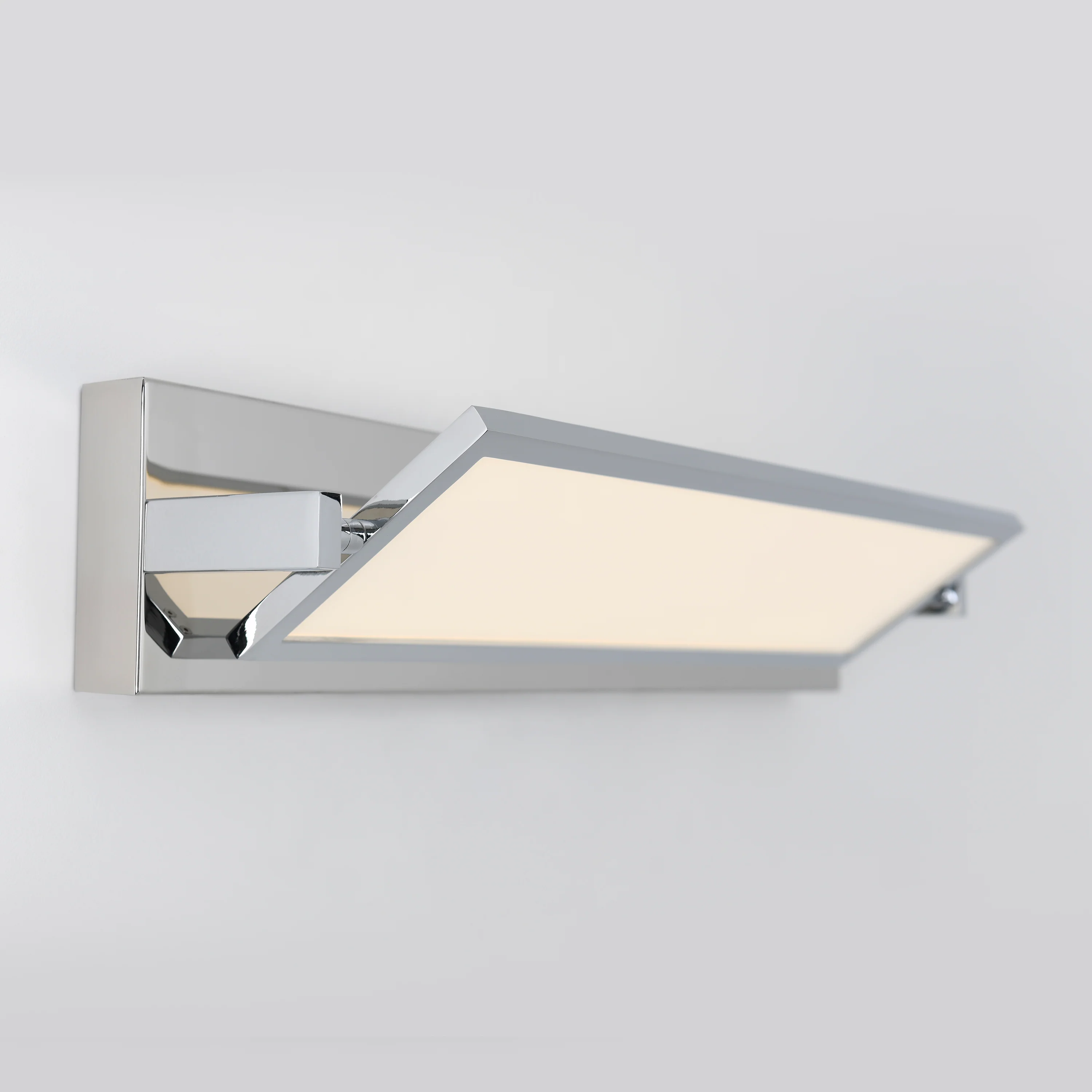 Reflection 27-in (68 cm) Integrated LED Vanity Light Bar for Bathroom - Image 5