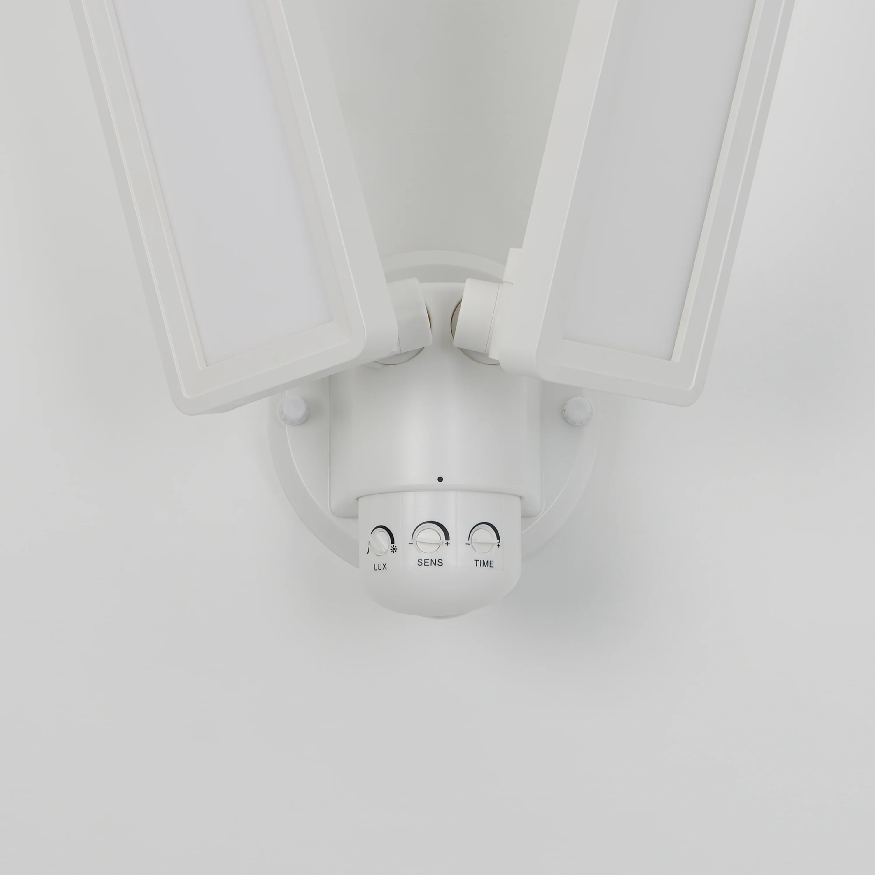 Sentinel outdoor Flat Panel Security light - Image 6