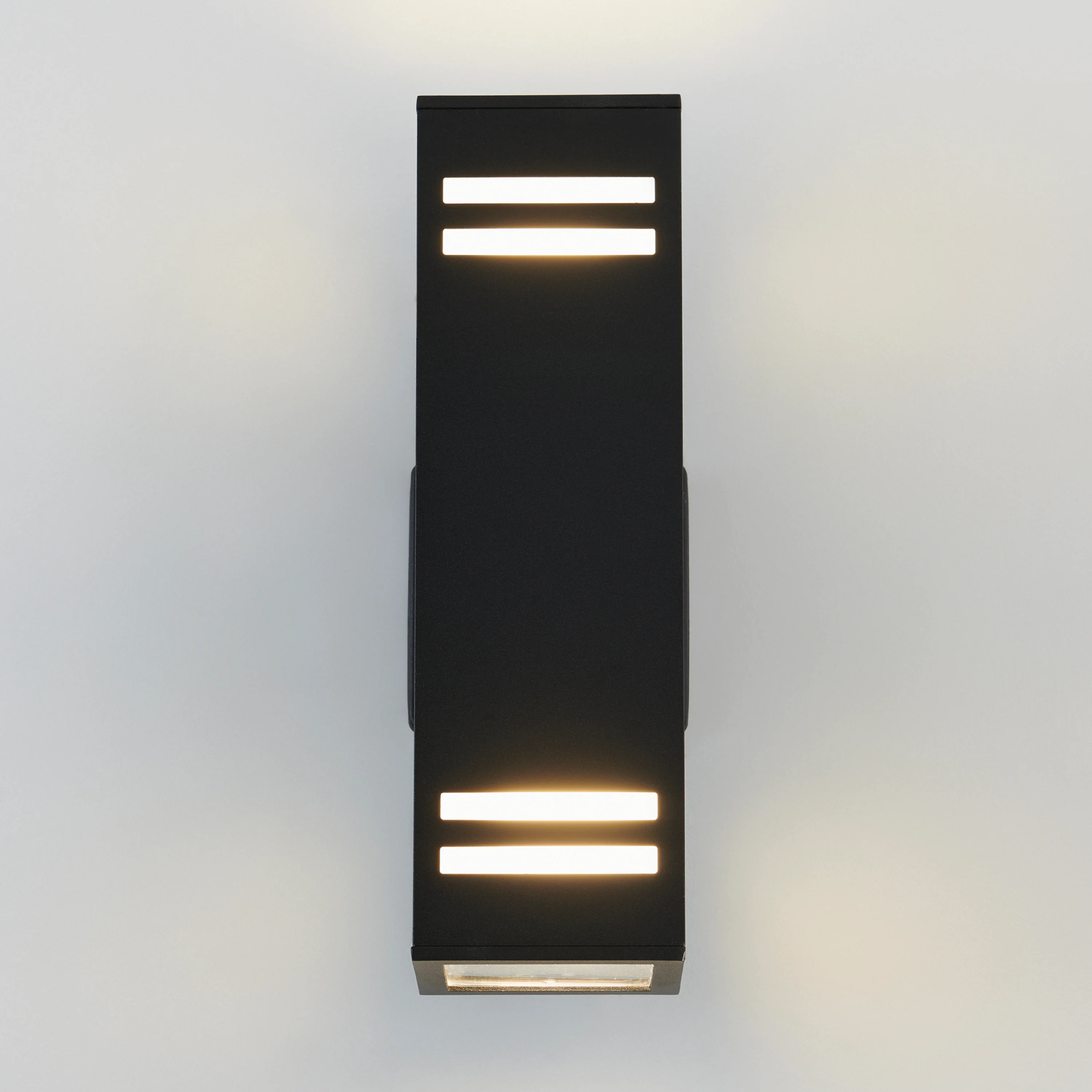 Strike indoor-outdoor wall light - Image 5