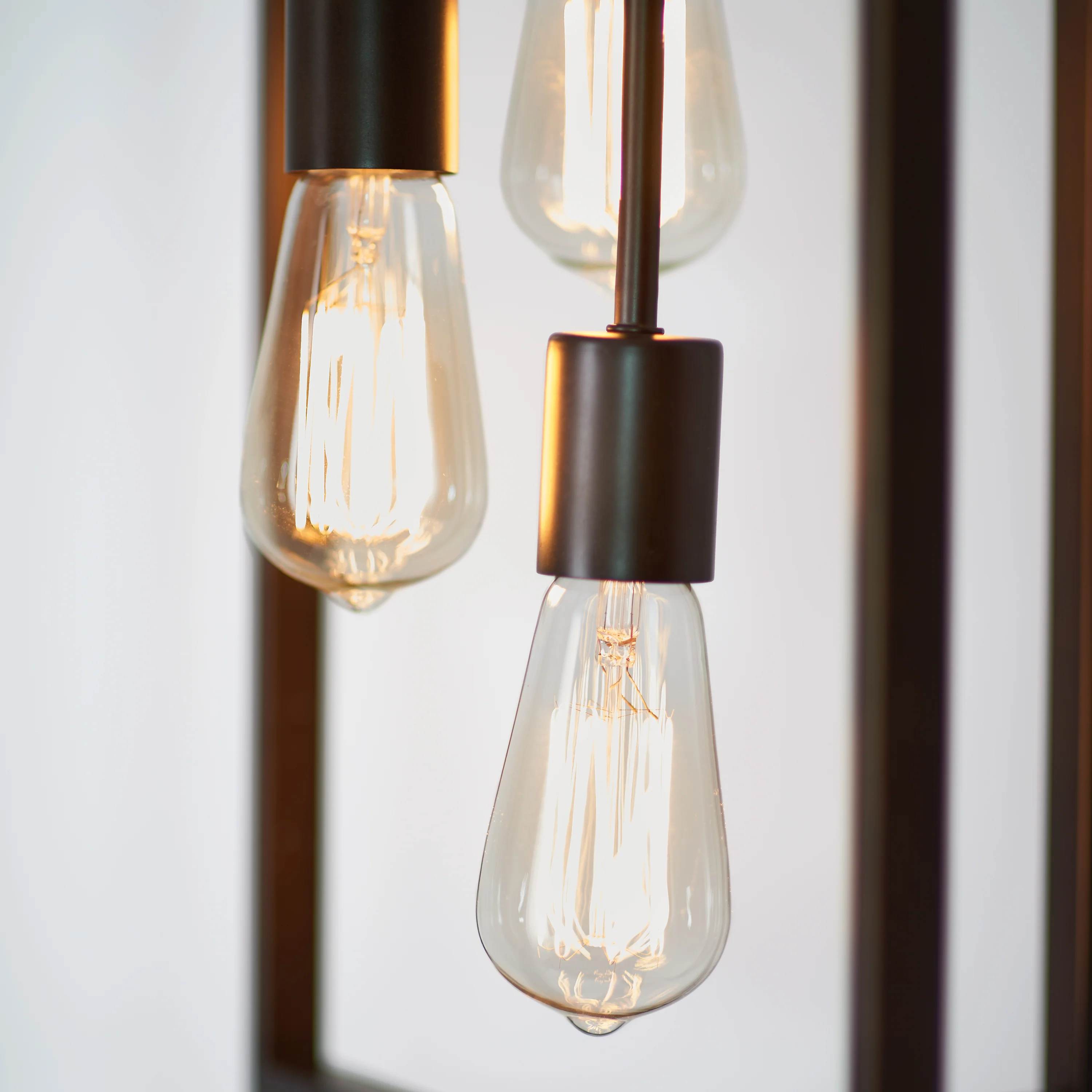 Yale 3-light LED chandelier - Image 3
